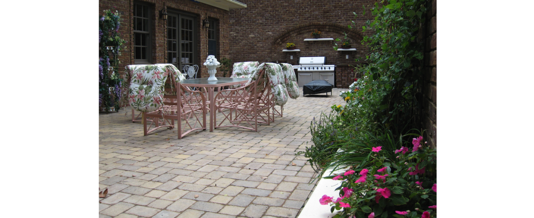 new-york-architect_residential-home_private-patio_02-1100x450.png