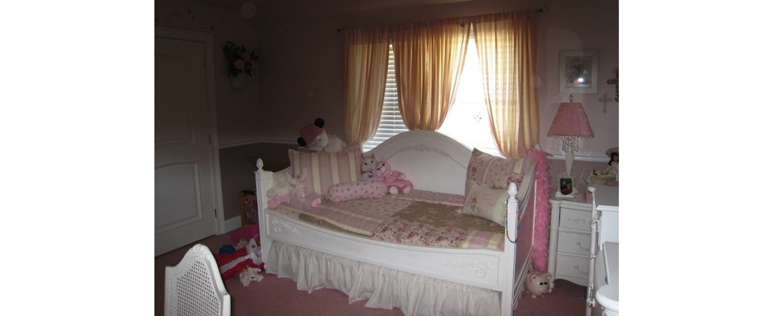 new-york-interior-designer_Traditional-Childs-Bedroom-1100x450.jpg