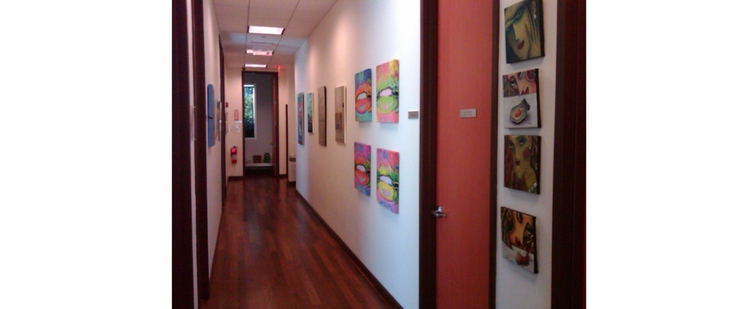 new-york-interior-designer_commercial_Medical-Center-Corridor-1100x450.jpg