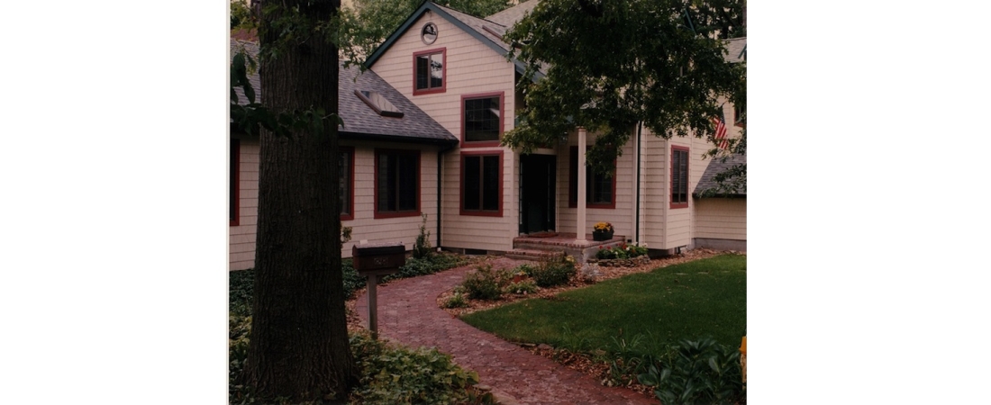 new-york-architect_residential-home_Rising-Oaks-Front-Walk-1100x450.jpg